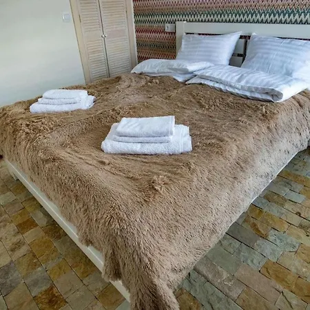 білий лев - White Lion * Μπούκοβελ