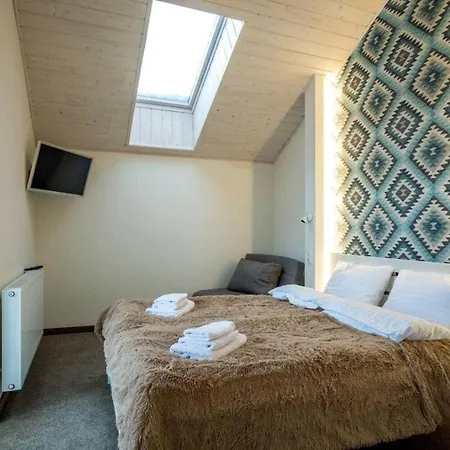 Σαλέ білий лев - White Lion