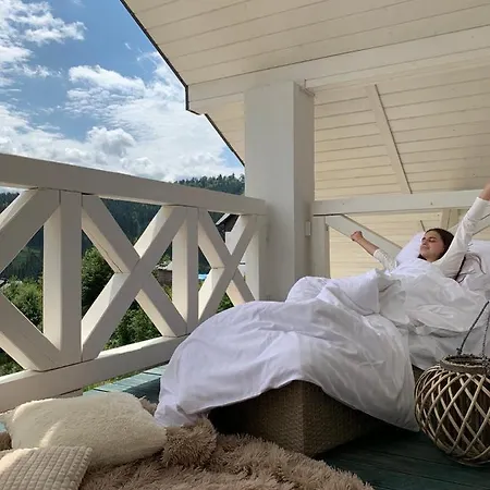 білий лев - White Lion