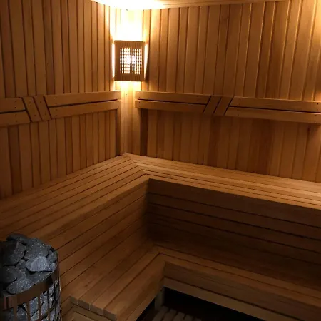 Σαλέ білий лев - White Lion *