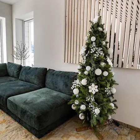 білий лев - White Lion בקתה