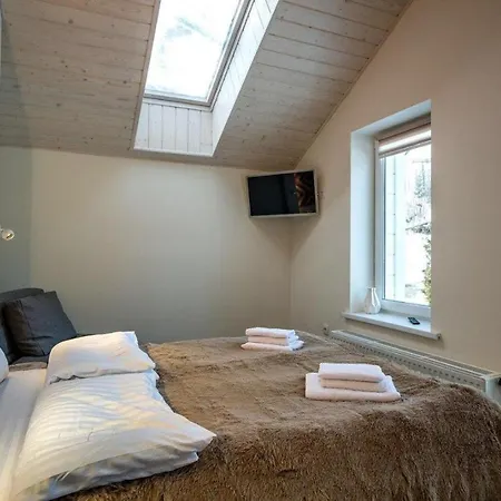 білий лев - White Lion בקתה