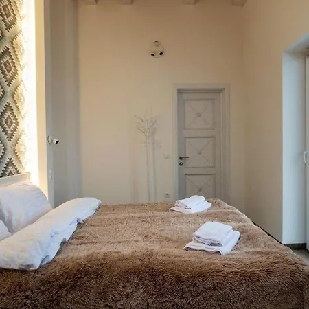 білий лев - White Lion בקתה